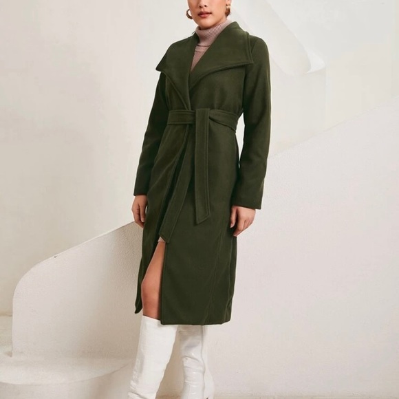 Wool jacket. It was too long for me and for reference I am 5ft. - Picture 3 of 5